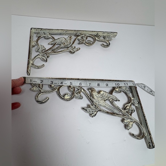 Gorgeous Vintage Cast Iron Decorative Bird Wall Brackets - Picture 8 of 15